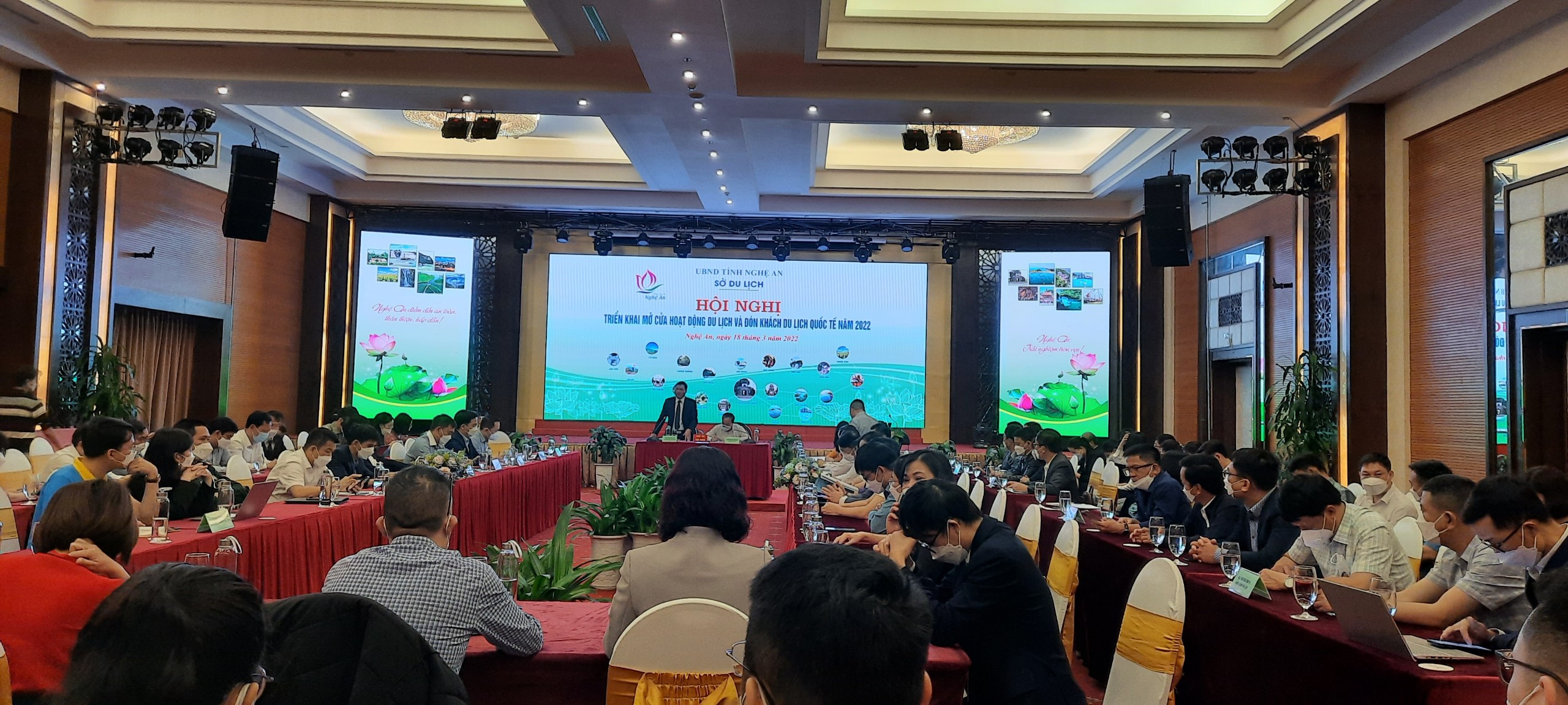 Hội nghị triển khai mở cửa hoạt động du lịch và đón khách du lịch quốc tế đến Nghệ An năm 2022